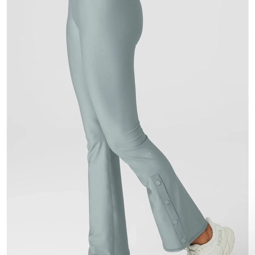 ALO Yoga Cosmic Grey Game Changer Airlift 7/8 length Flare Legging XXS NWOT 👽